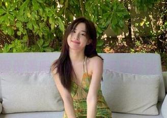 尤果网 – 游子熙的教室作品精选：在镜头下重现温暖与期待的美好时光.txt
