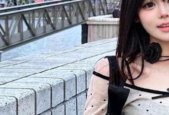 尤果网 – 免费畅享！笑笑黑色写真合集，带你探索不一样的时尚魅力.txt