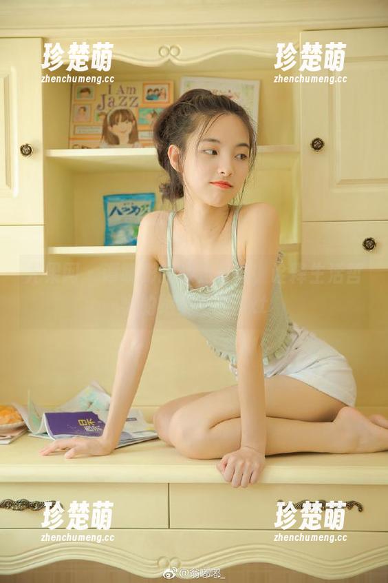 尤果网-谭晓彤 尤果网 - 谭晓彤的裸足写真,诠释生活哲学的绝美图集.txt