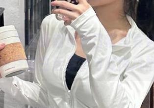 尤果网 – 最新版赵伊彤日常写真合集中，探索她独特的生活美学与时尚风格！.txt