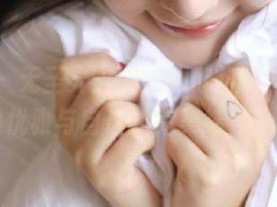尤果网 – 无圣光美图,顾欣怡短裙写真传递优雅与自信的完美结合.txt