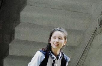 尤蜜荟 – Egg-尤妮丝非凡睡衣合集，专属图包让你体验轻奢的夜晚魅力.txt