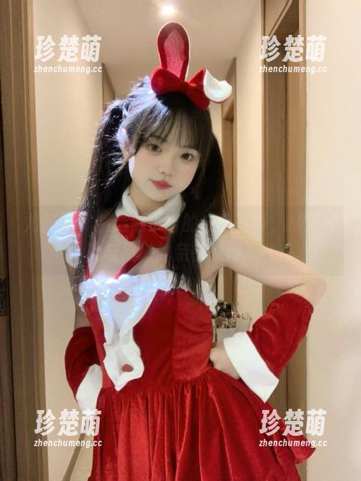 尤蜜荟 - 精选熊小诺的浴室写真，捕捉水光与肌肤的亲密瞬间.txt
