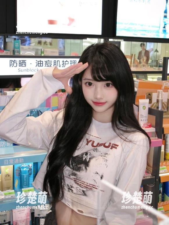 影私荟-Yoga啵娜 影私荟 - 重磅推出!最新Yoga啵娜白丝写真,呈现出独特视觉盛宴,感受她的青春气息!.txt