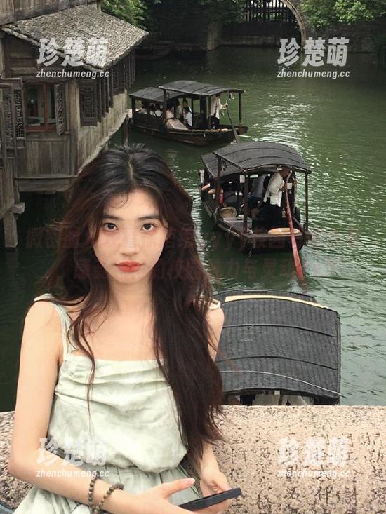 徐绾绾yyyy 微密圈 - 观看徐绾绾yyyy校园写真合集,感受独特的校园魅力与灵动.txt
