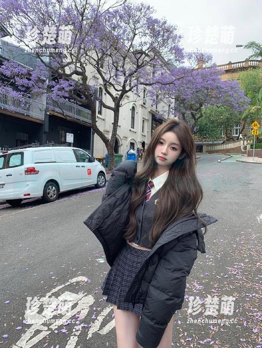 看完全套作品，我只能自我解嘲：抱走莫子的黑色修女艺术让我无法边欣赏边自信.txt