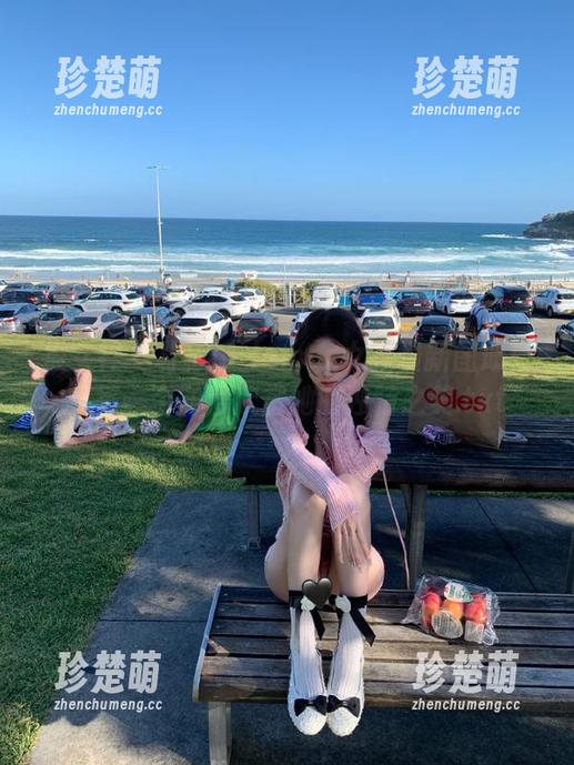 推女神-柠檬c_lemon 推女神 - 柠檬c_lemon女孩最新图册:从每一个角度欣赏她的独特之美.txt