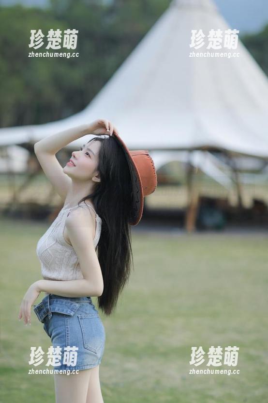 推女神-谢忱倬 推女神 - 探索谢忱倬裸足的独特美图在线,享受纯粹与自然的视觉盛宴.txt