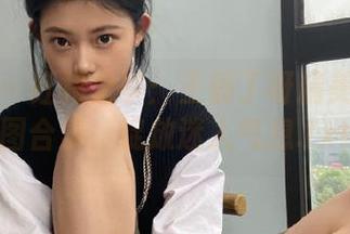 星颜社 – 红裙之梦：王俪丁呀精美写真美图合集，绽放迷人气息.txt