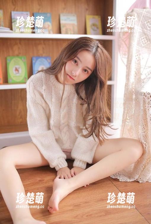 普美(bomi)倾情演绎《Bimilstory》：潜入水中美图作品的梦幻世界.txt