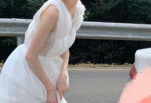 月下摄影 – 恰恰的私房秘境，制服原图展现曼妙的青春气息.txt