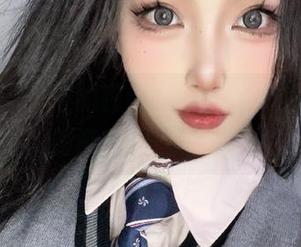 体验杏仁曲奇的独特夏天作品，在线探秘她的创意与灵感之源！.txt
