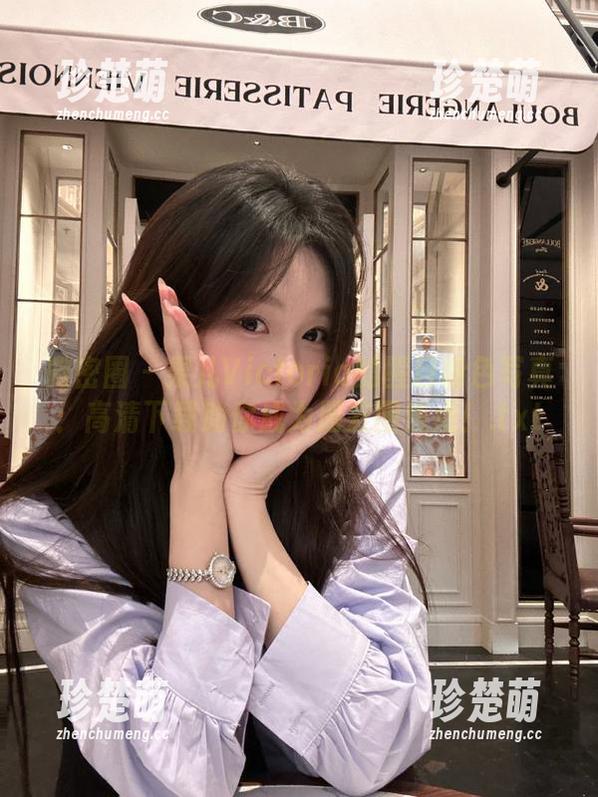 微密圈 - 果儿Victoria的醒目粉色写真：高清下载助你成为朋友圈焦点！.txt