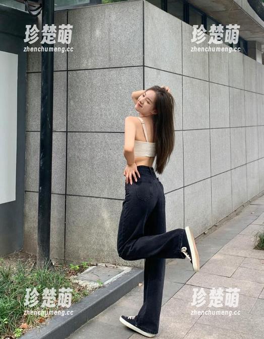 果儿Victoria 微密圈 - 感受果儿Victoria美腿的视觉冲击,原图分享精彩不断.txt