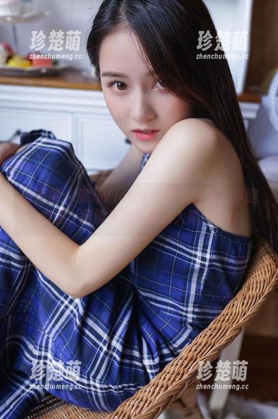 果儿Victoria 微密圈 - 果儿Victoria作品分享:半腿肉丝,用镜头捕捉的迷人瞬间.txt