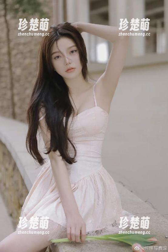 果团网-little贝壳喵 果团网 - little贝壳喵的绝美学姐私拍合集:细腻展现青春时代的艺术瞬间.txt
