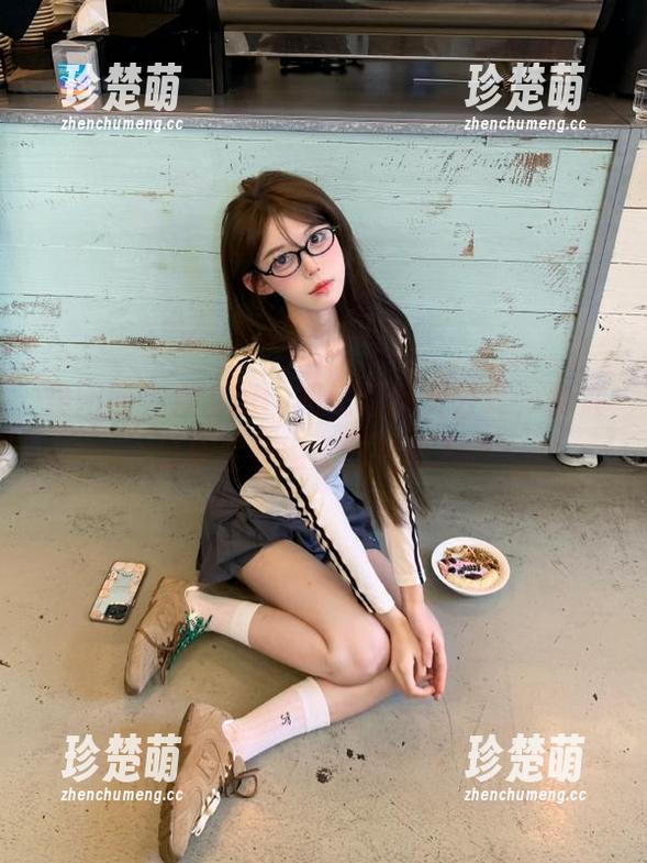 果团网-甜Abby 果团网 - 甜Abby眼镜写真大公开,快来分享这些绝美图片吧.txt