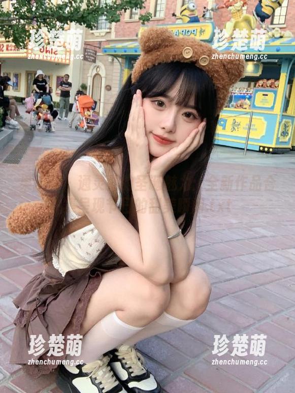 果团网-通灵儿 果团网 - 通灵儿的圣诞魅力:全新作品合集呈现节日的甜美瞬间.txt