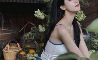微密圈 – 免费送出桃脱了的精美丝袜写真原图，快来领取吧！.txt