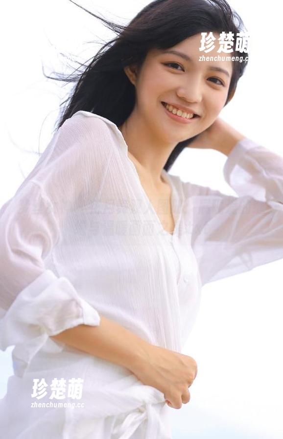 梦丝女神 - 花月舞双人图册：展现爱的缱绻与温暖画面之美.txt