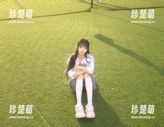 森萝财团-甜米 森萝财团 - 捕捉甜米的校服瞬间:私房美图传递甜美与真实的交融.txt