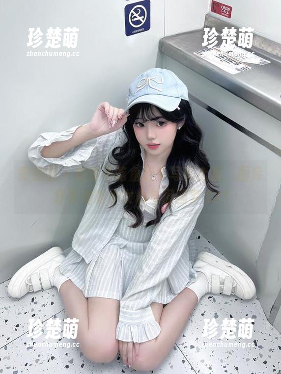 微密圈 - 楚楚不吃鱼奶牛写真合集，图库分享她的少女心与田园梦.txt