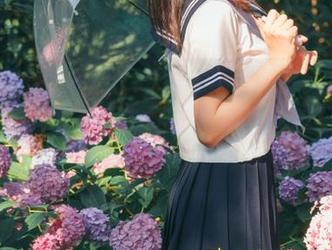 模范学院 – 一颗甜蛋黄a温柔最新写真合集:用幽默感与温柔气息颠覆你对写真艺术的认知!.txt