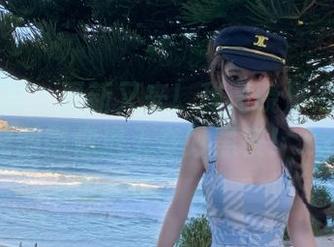 模范学院 – 更新又来!甜筒晓彤黑色写真原图带你进入奇妙黑夜!.txt