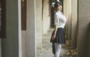 樱井宁宁与白猫共舞，极致写真带来的唯美壁纸，令人陶醉.txt