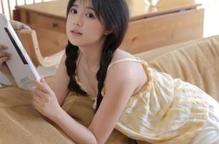 爱蜜社 – 娜大少爷白衬衫套图震撼登场，最新时尚元素尽在其中！.txt