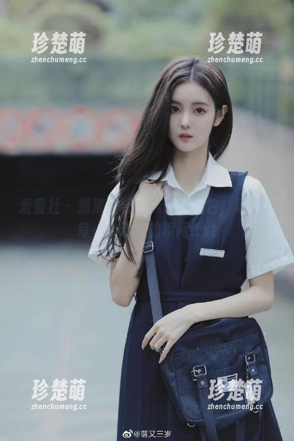 爱蜜社-杨紫嫣 爱蜜社 - 超清晰杨紫嫣制服图包,记录下每一个动人的瞬间.txt