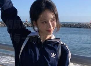 爱蜜社 – 细腻动人,格格污巫长腿全套原图,感受每一瞬间的无尽魅力!.txt