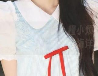 爱蜜社 – 夏日泳衣写真：程小烦不烦带来的美图让你爱上阳光与海洋.txt