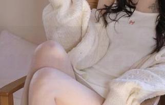物恋传媒 – 走进菲菲的世界,最新图集再现墨染倾城的唯美景致.txt
