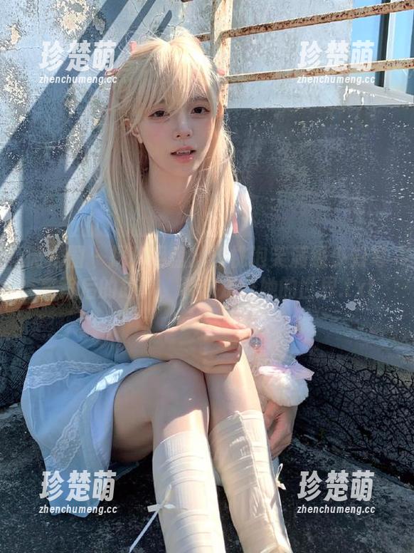 微密圈 - 探秘网盘：玫桃泡芙满级少妇写真背后的故事，带你走进她的世界.txt