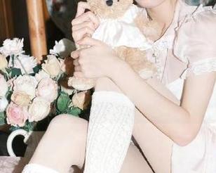 甜予摄影 – 随性私拍资源：思思教你如何用白棉袜展现青春活力.txt