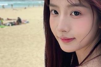甜予摄影 – 齐齐连体衣写真全集：倾情展现她的时尚态度与个人魅力.txt