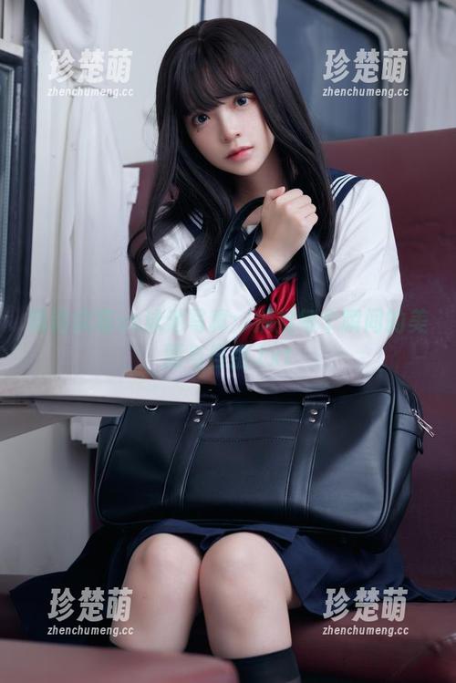 疯猫ss 精选疯猫ss泳池写真:捕捉每个瞬间的美丽与自由.txt