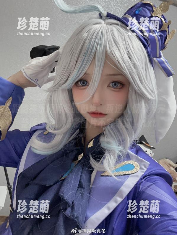跟随神乐坂真冬的脚步，叛逆人偶写真完整版合集，精彩图片不容错过！.txt