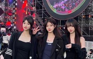 微密圈 – 这组居家写真,不仅是禅院熏的原图,连壁纸都要抢着当主角了!.txt