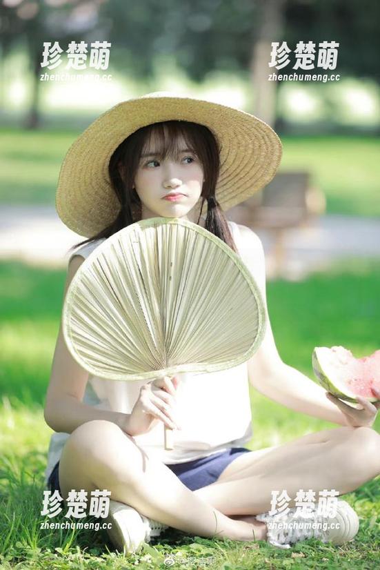 秀人网-周媛媛 秀人网 - 探索周媛媛的最新写真《姐姐》,这些图片将颠覆你的想象.txt