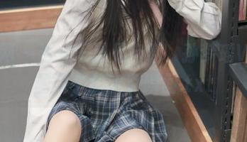 秀人网 – 当女王遇见自嘲，孙梦瑶V精选图片中的幽默瞬间.txt