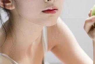 秀人网 – 小九月的作品如梦似幻，观看中沉醉于朦胧丝袜的细腻之美.txt