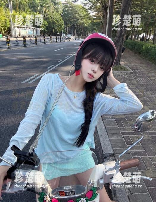 秀人网 - 小爪几户外写真的资源分享：作品集展示自然之美与生活的真实瞬间.txt