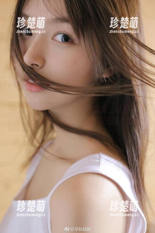 秀人网-小蛮妖 秀人网 - 直击小蛮妖黑白套图:让你欲罢不能的写真,光与影的完美邂逅!.txt