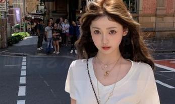 秀人网 – 为你奉上李可可吊带的高清照片，时尚与艺术的完美结合！.txt