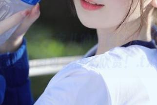 秀人网 – 探秘李宓儿的蜂腰如蛇风格，独特美图图包等你来欣赏！.txt