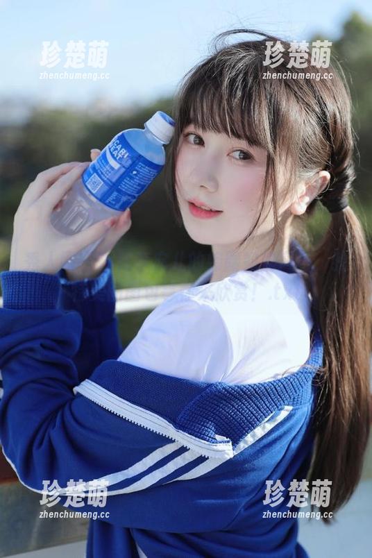 秀人网 - 探秘李宓儿的蜂腰如蛇风格，独特美图图包等你来欣赏！.txt