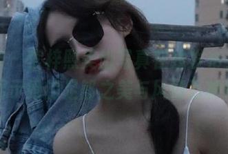 秀人网 – 李梓熙美脚写真在线发布，高清细腻展示她的足部之美与风情万种！.txt