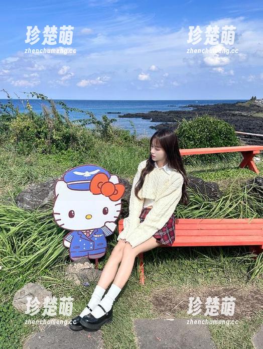 秀人网-林文文 秀人网 - 精选林文文JK写真:从青春到逆龄,这都是属于你的幸福!.txt